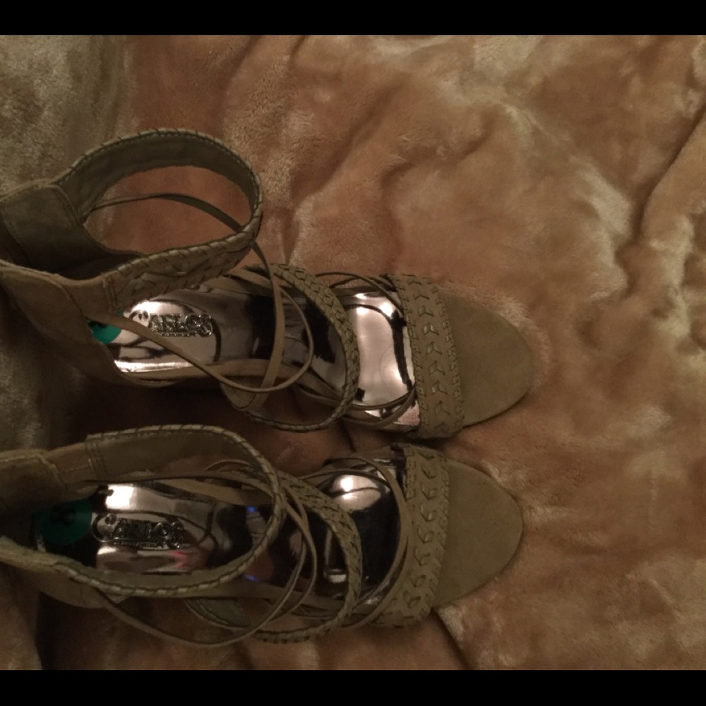 Carlos Heels - Picture 2 of 3